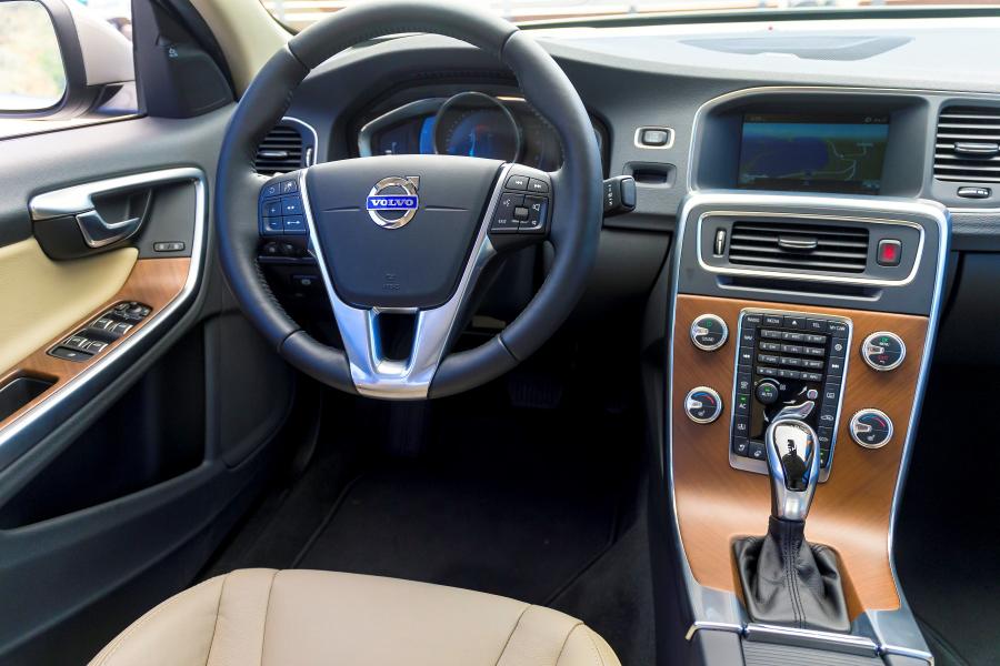  Volvo S60 Inscription 2016 года  (фото 11 из 12)